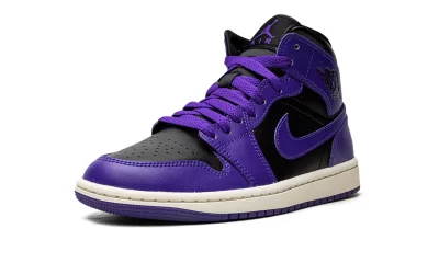 jordan wmns jordan 1 mid black p4 1
